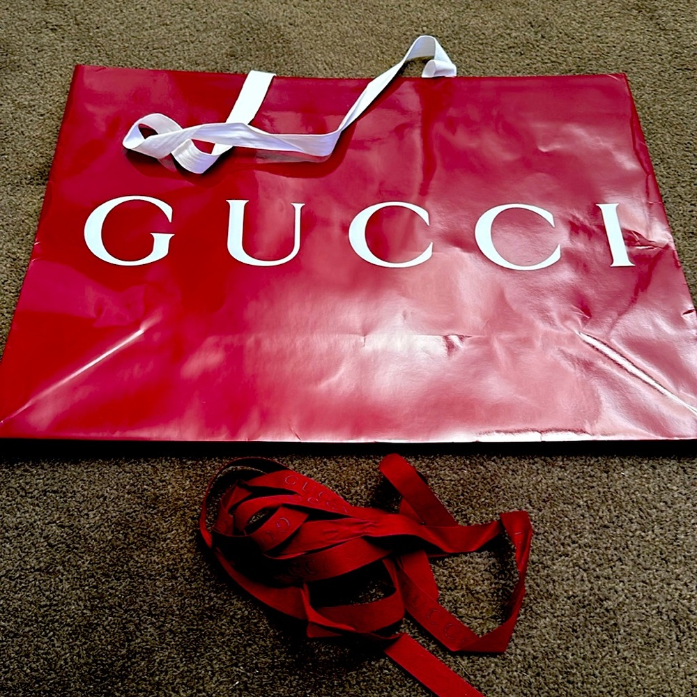 Gucci paper shopping bag and ribbon. New season